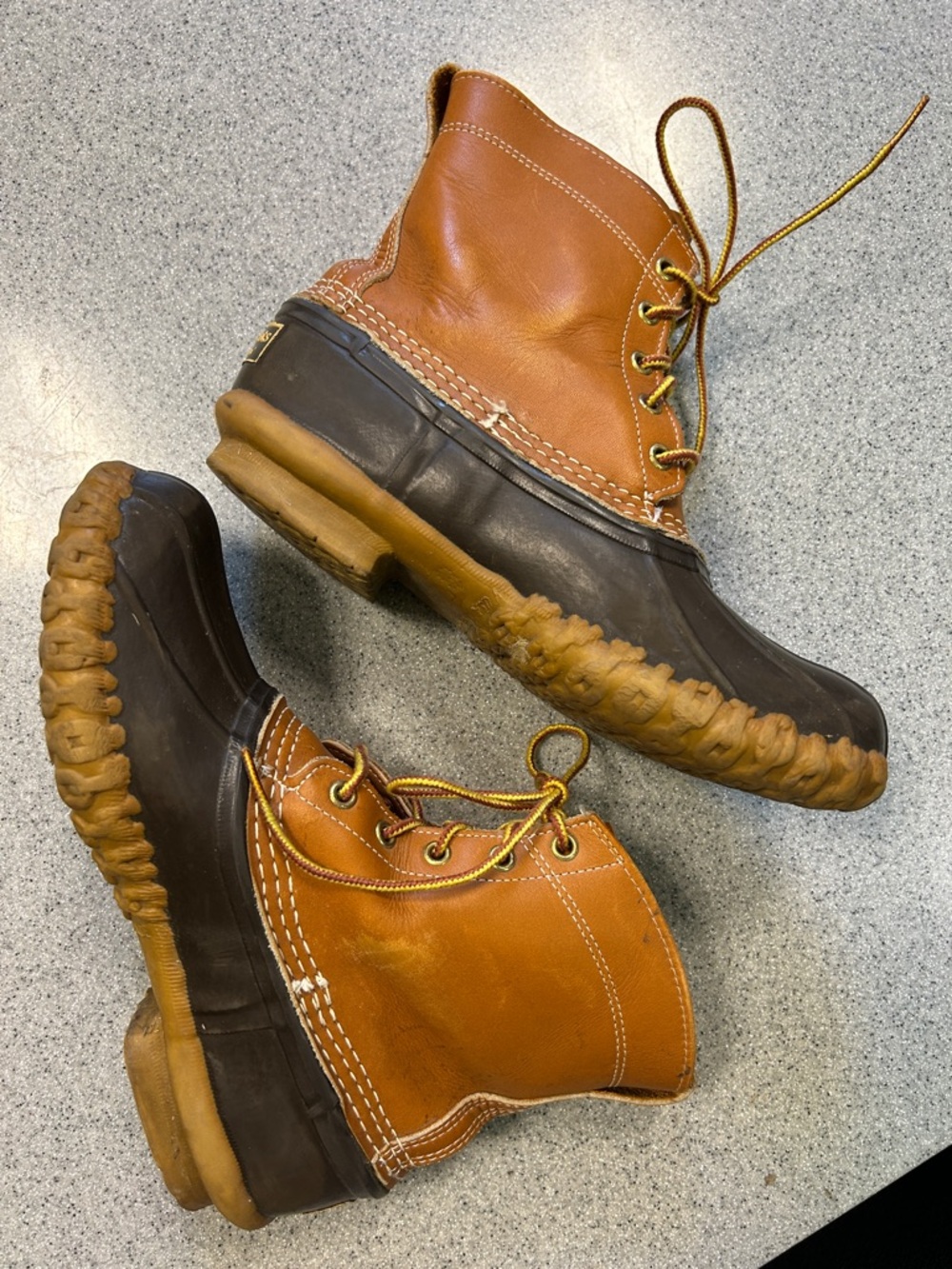 L.L. Bean sz 8 Cognac Leather Boot with White Stitching